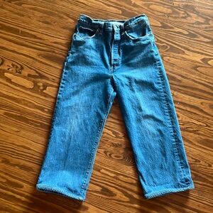 Levi’s Ribcage Cropped Jeans